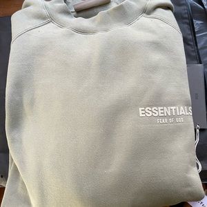 BRAND NEW Essentials Fear of God crew neck size L